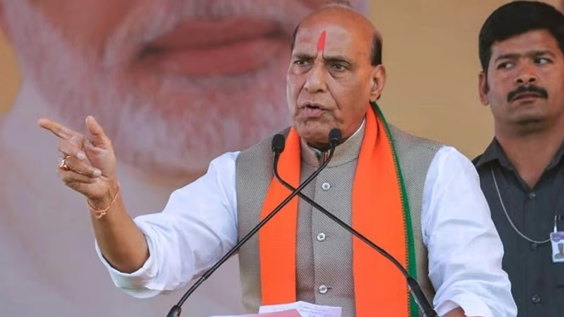 Rajnath Singh Draws Cricket Analogies, Compares Shivraj Singh Chouhan to Dhoni and Kailash Vijayvargiya to Hardik Pandya